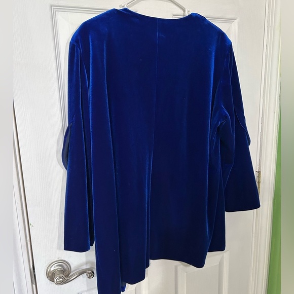 NWT MISOOK Blue Velvet Cardigan with ruffle sleeves. Size Large. - Picture 10 of 11